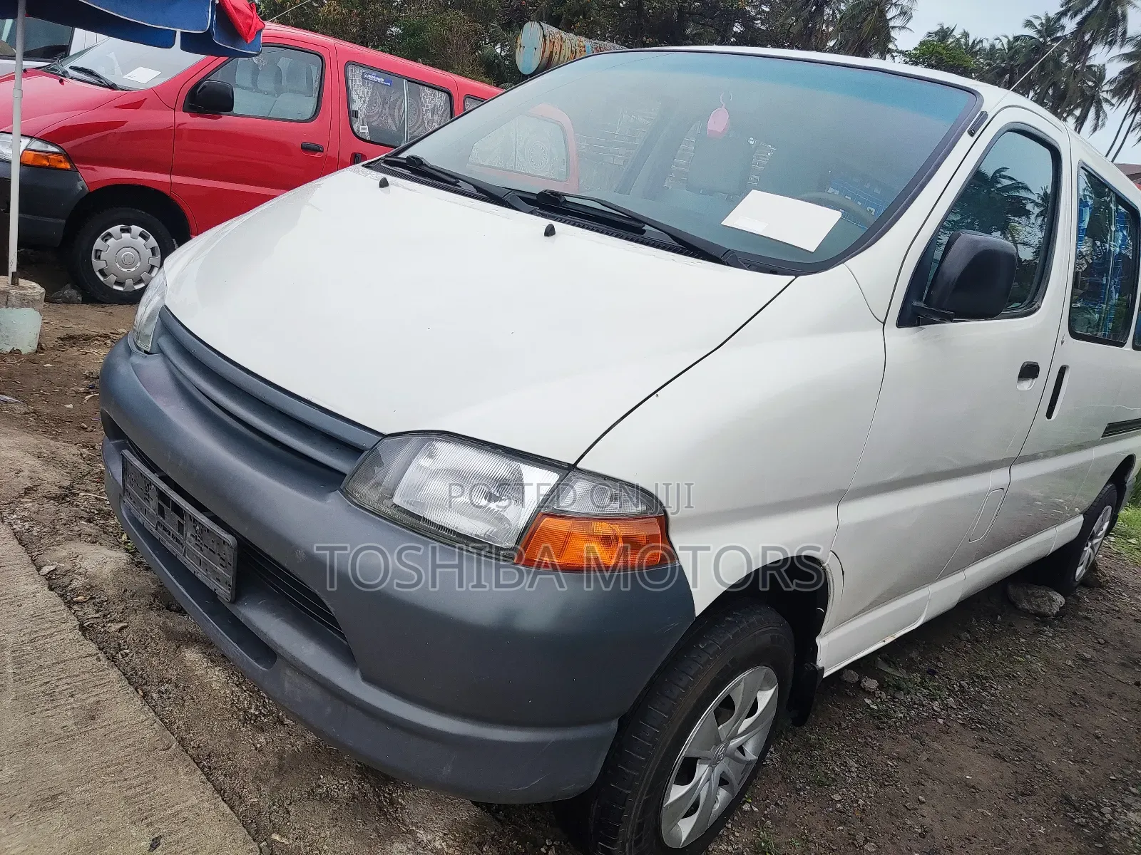 Toyota HiAce 2004 White