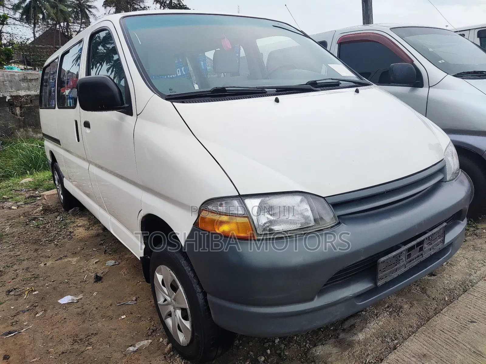Toyota HiAce 2004 White
