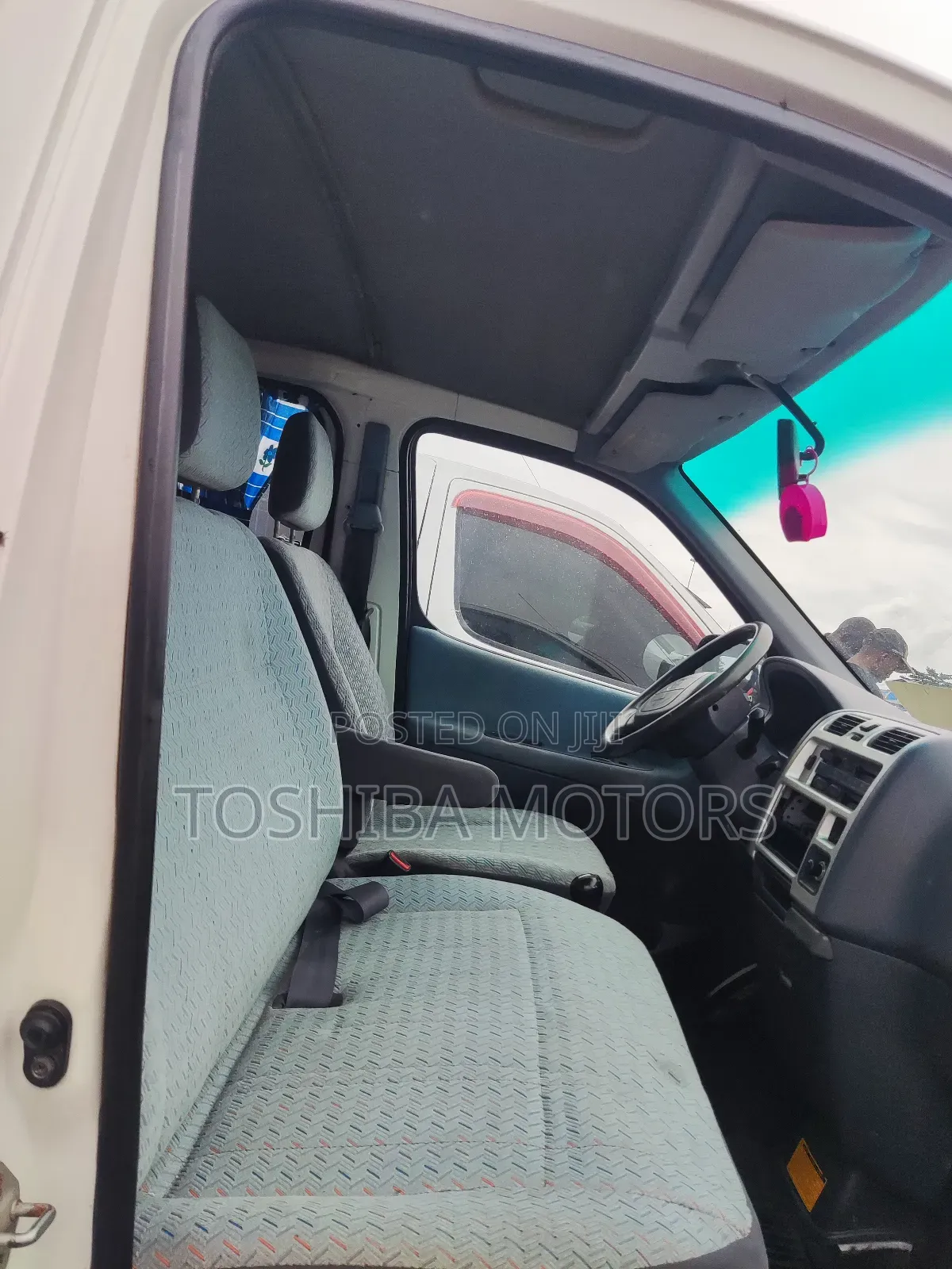 Toyota HiAce 2004 White