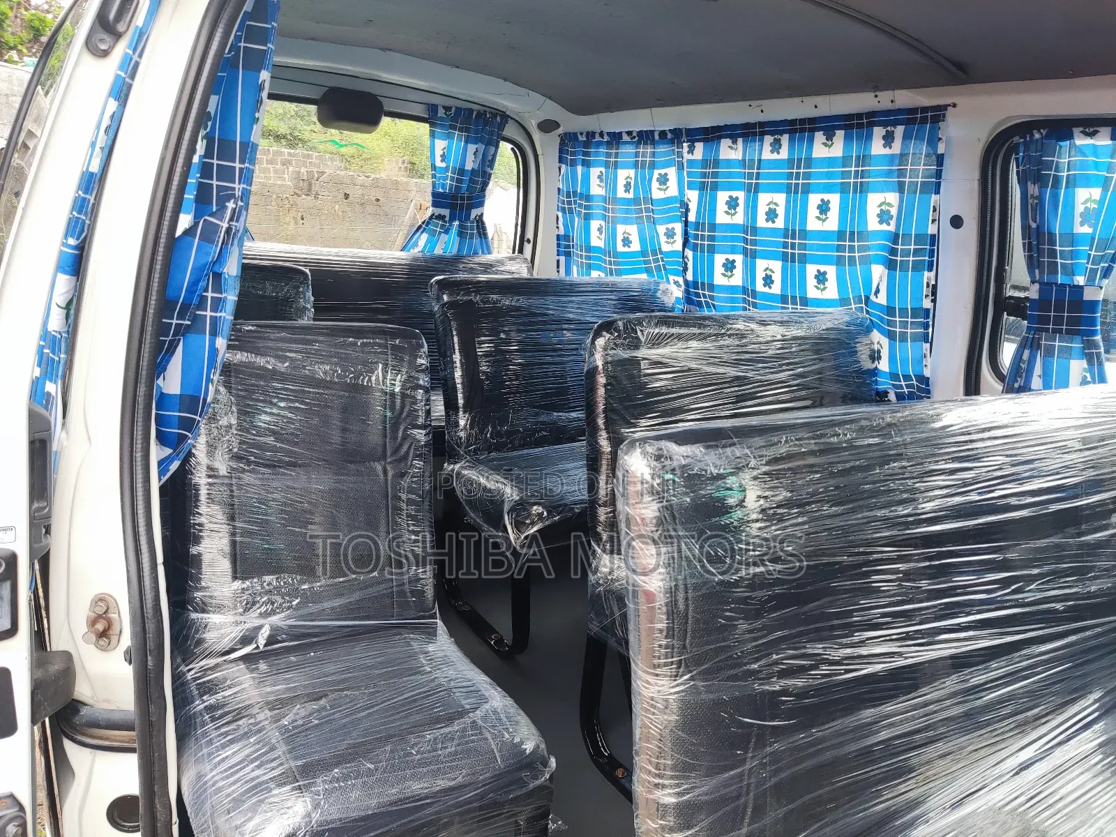 Toyota HiAce 2004 White