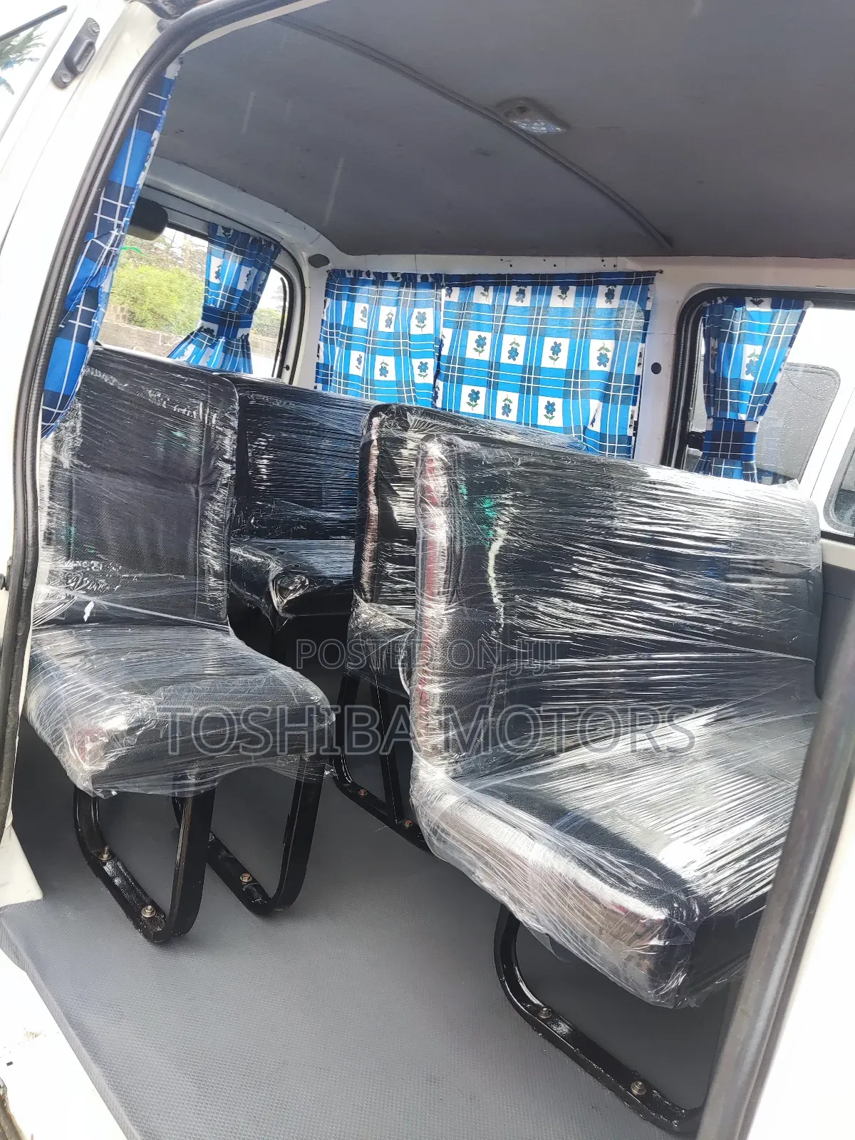 Toyota HiAce 2004 White