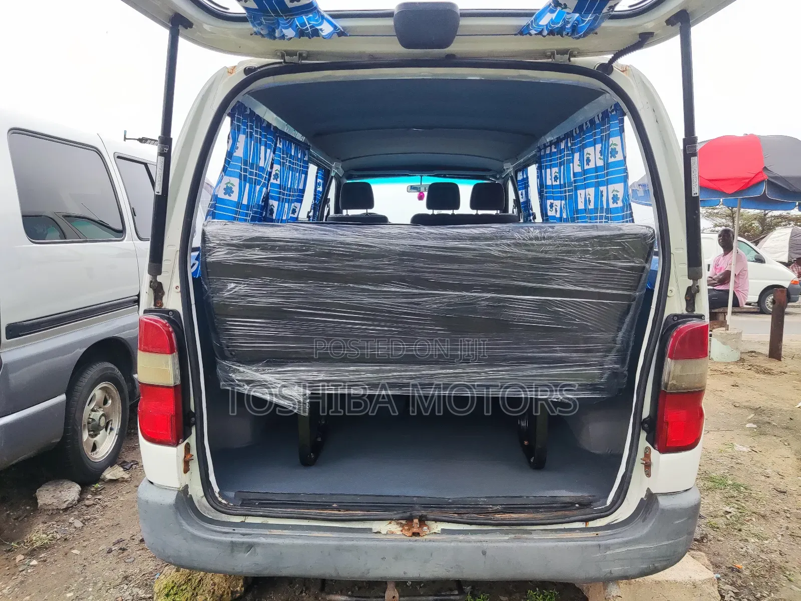 Toyota HiAce 2004 White