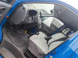 Toyota HiAce 2004 Blue