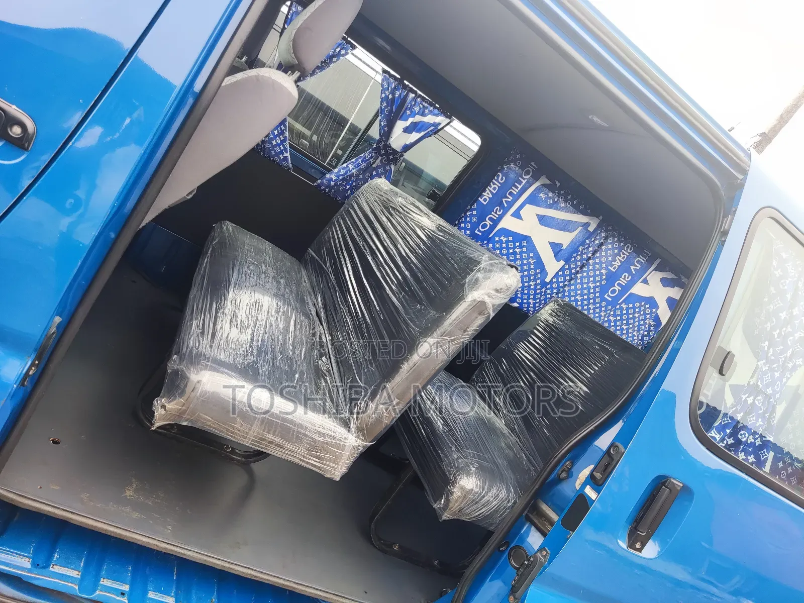 Toyota HiAce 2004 Blue