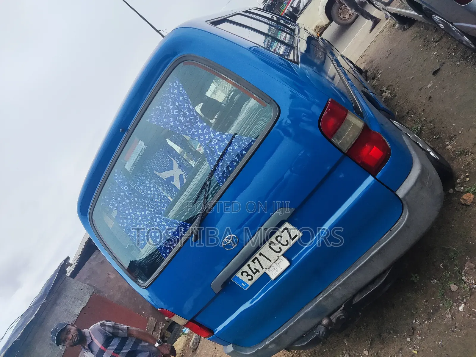 Toyota HiAce 2004 Blue