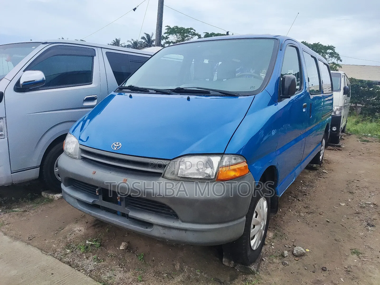 Toyota HiAce 2004 Blue