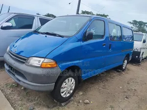 Toyota HiAce 2004 Blue