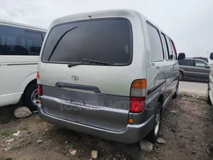 Toyota HiAce 2004 Silver