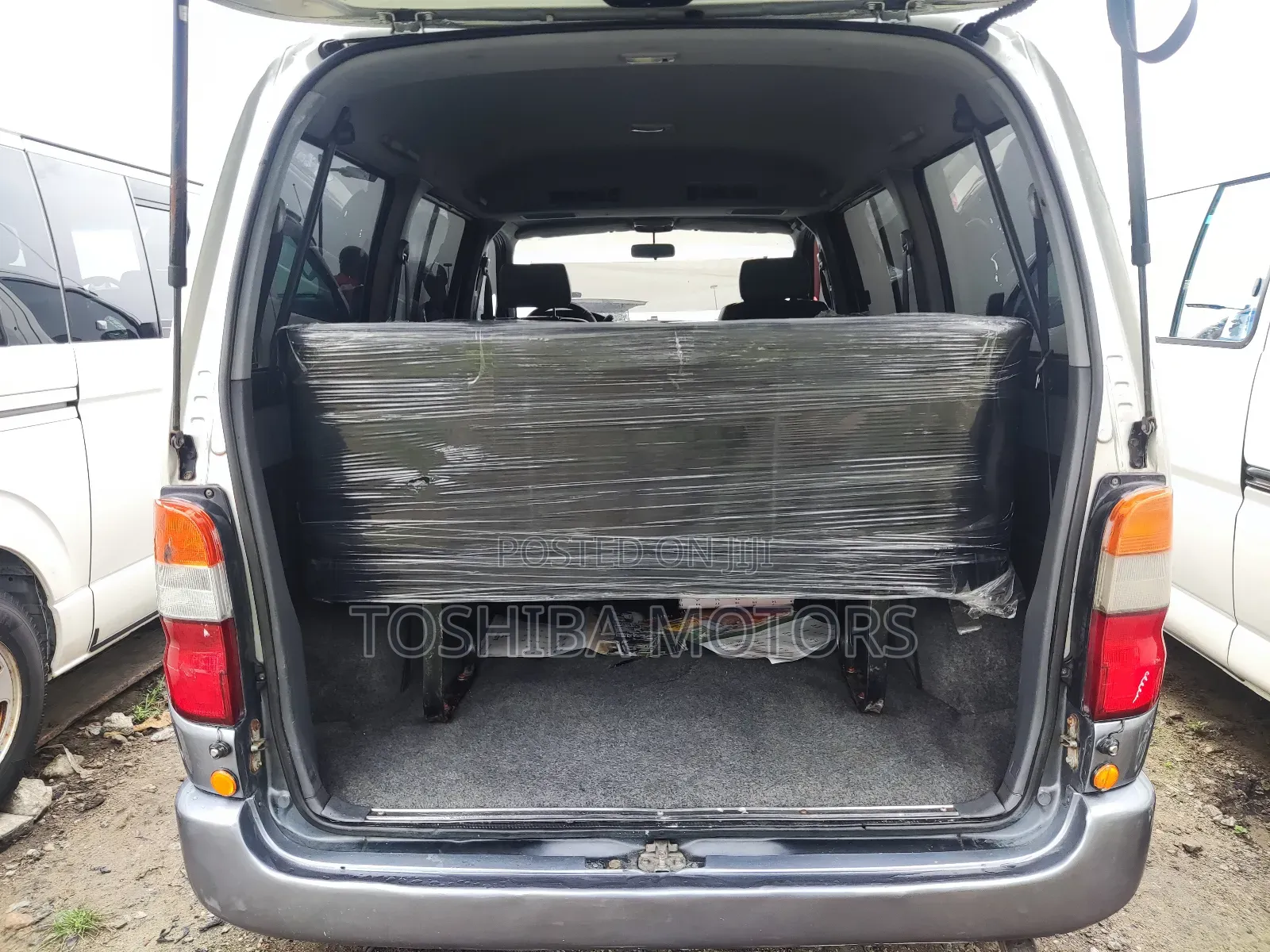 Toyota HiAce 2004 Silver