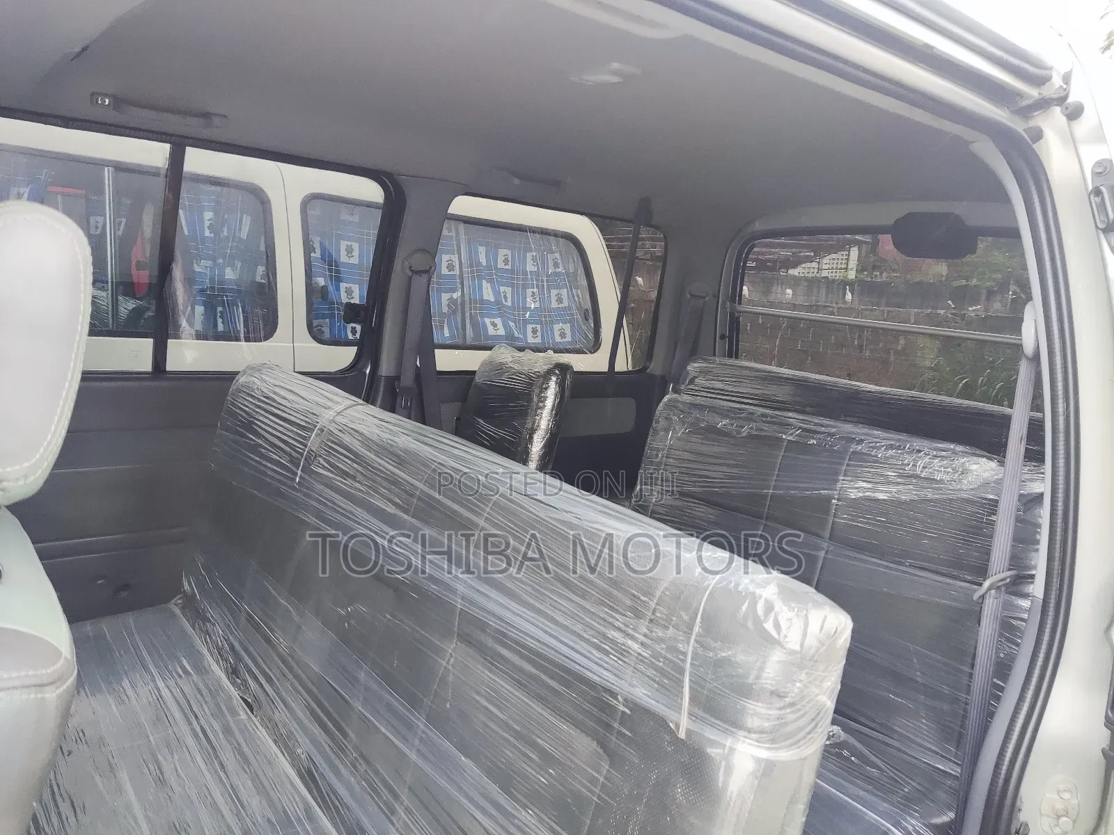 Toyota HiAce 2004 Silver