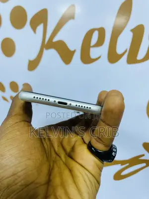 Apple iPhone XR 64 GB White