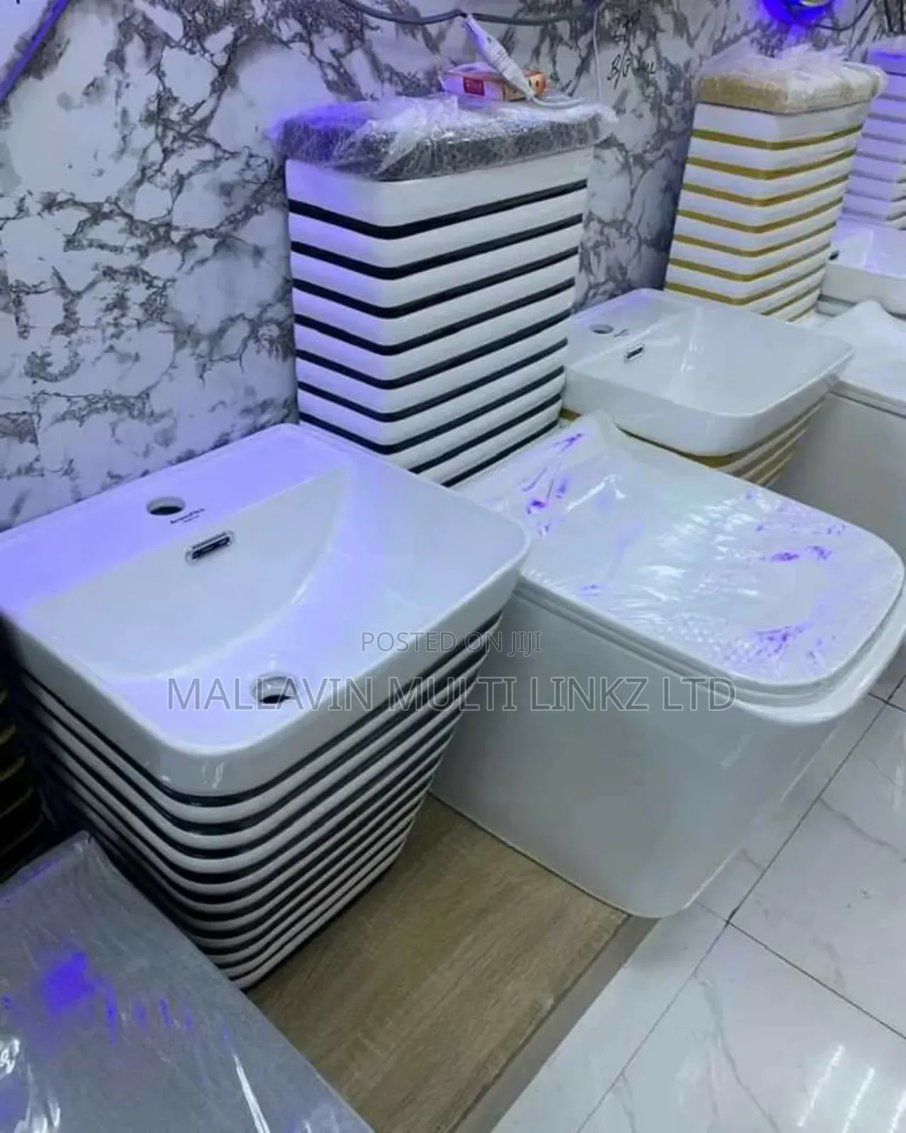 WC + Hanging Basins