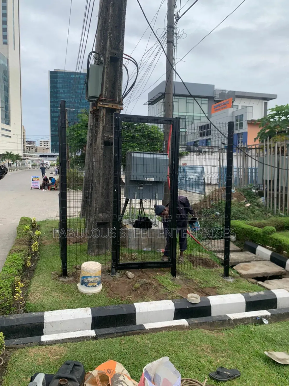 2x4 Wire Mesh Black Colour