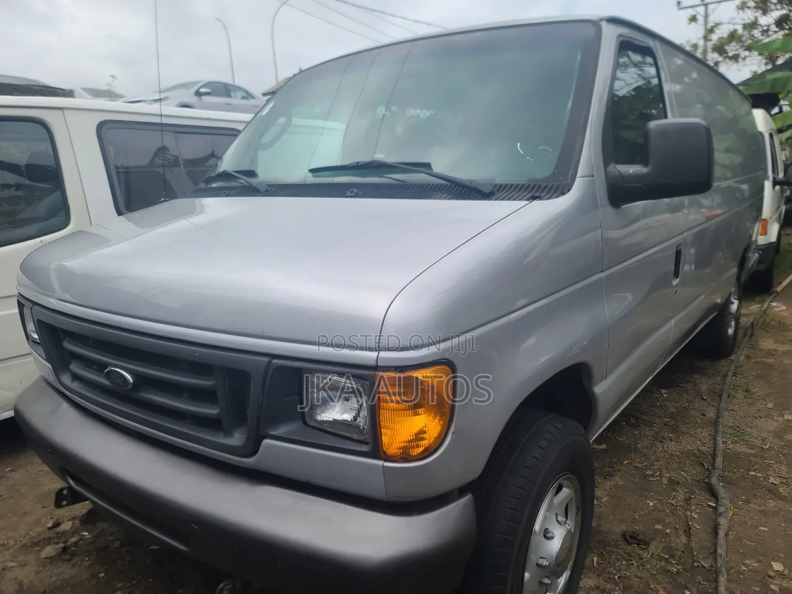 Ford E250 2006 Grey