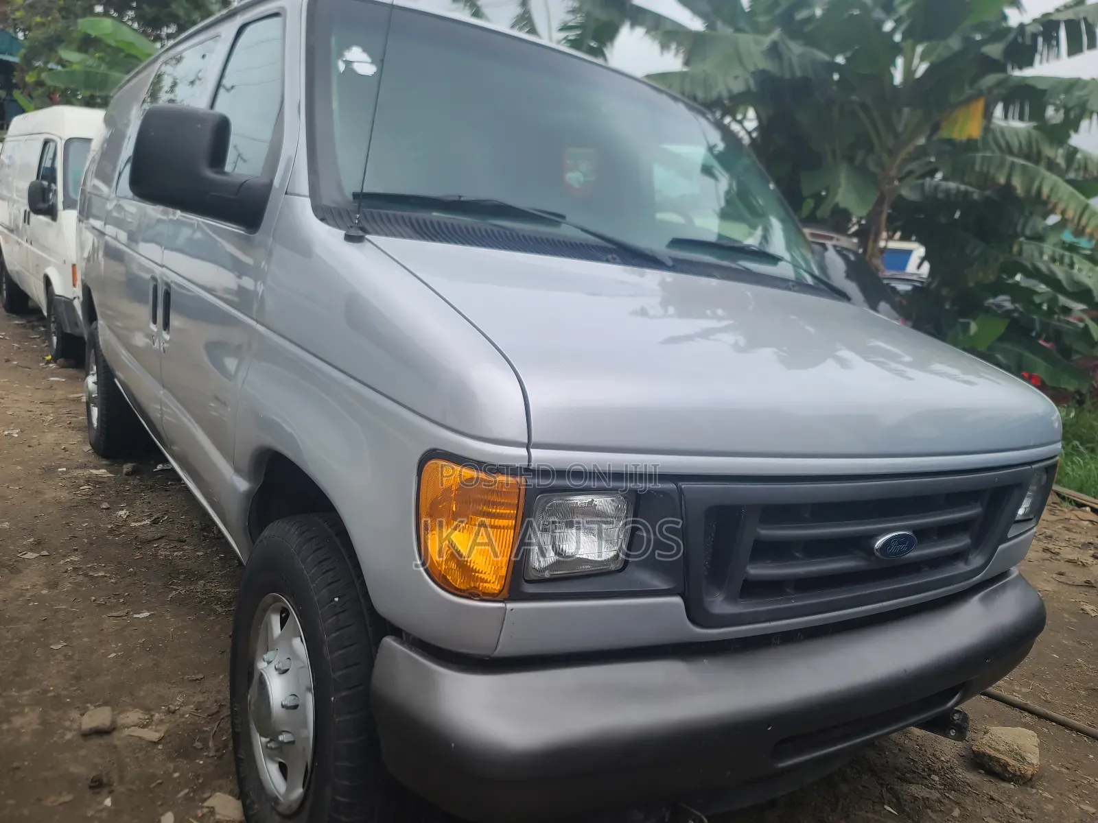 Ford E250 2006 Grey