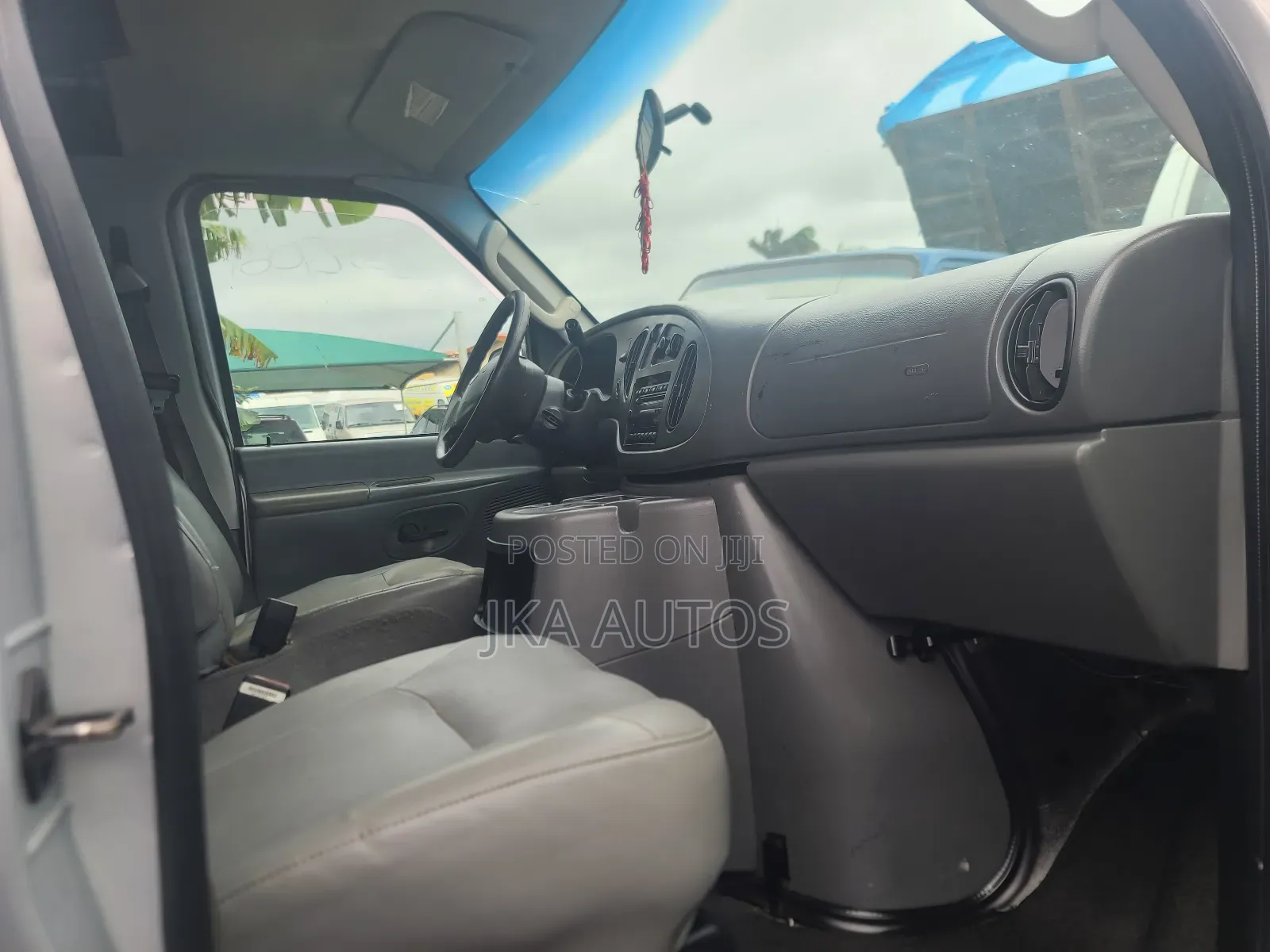 Ford E250 2006 Grey