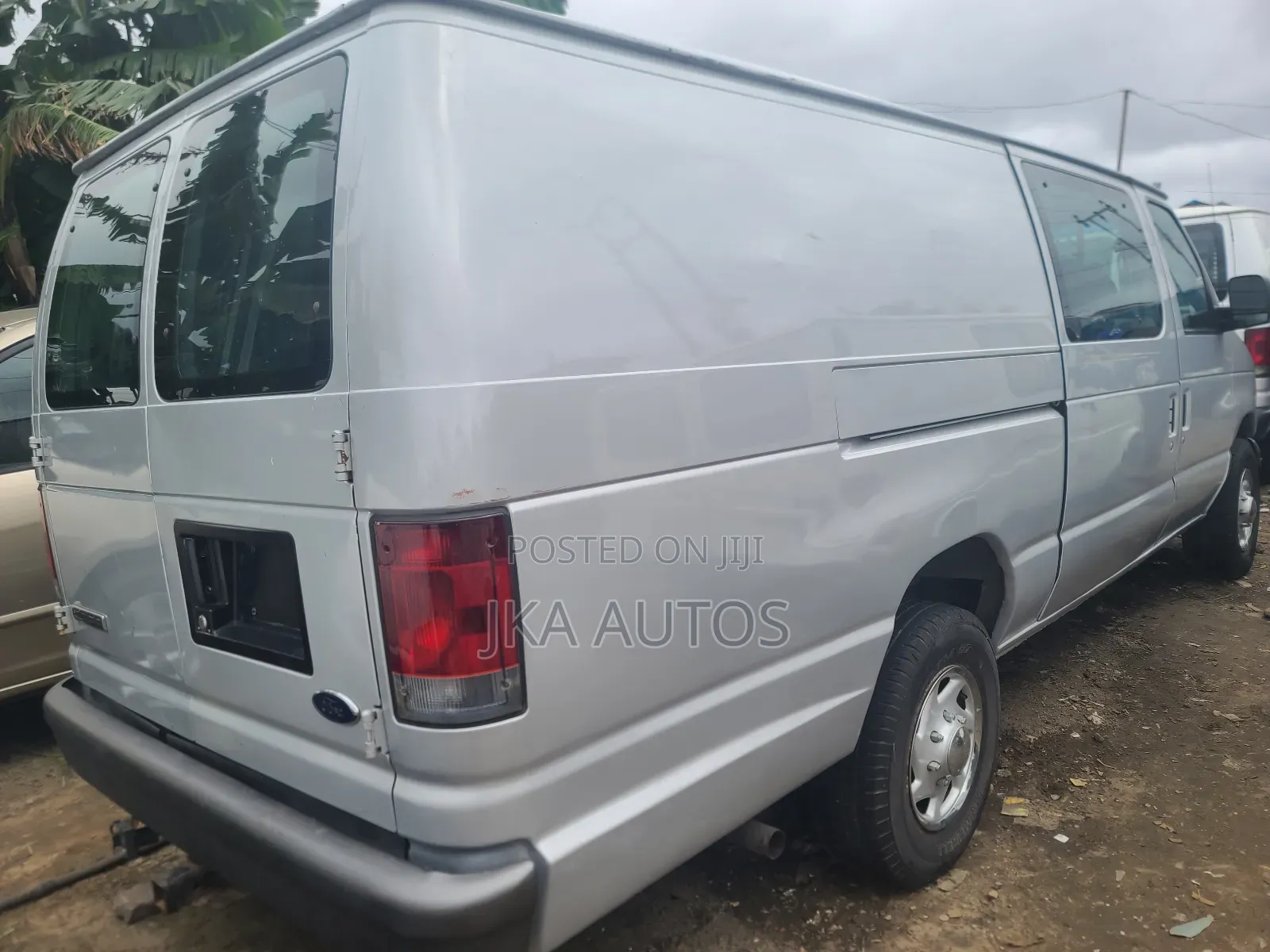 Ford E250 2006 Grey