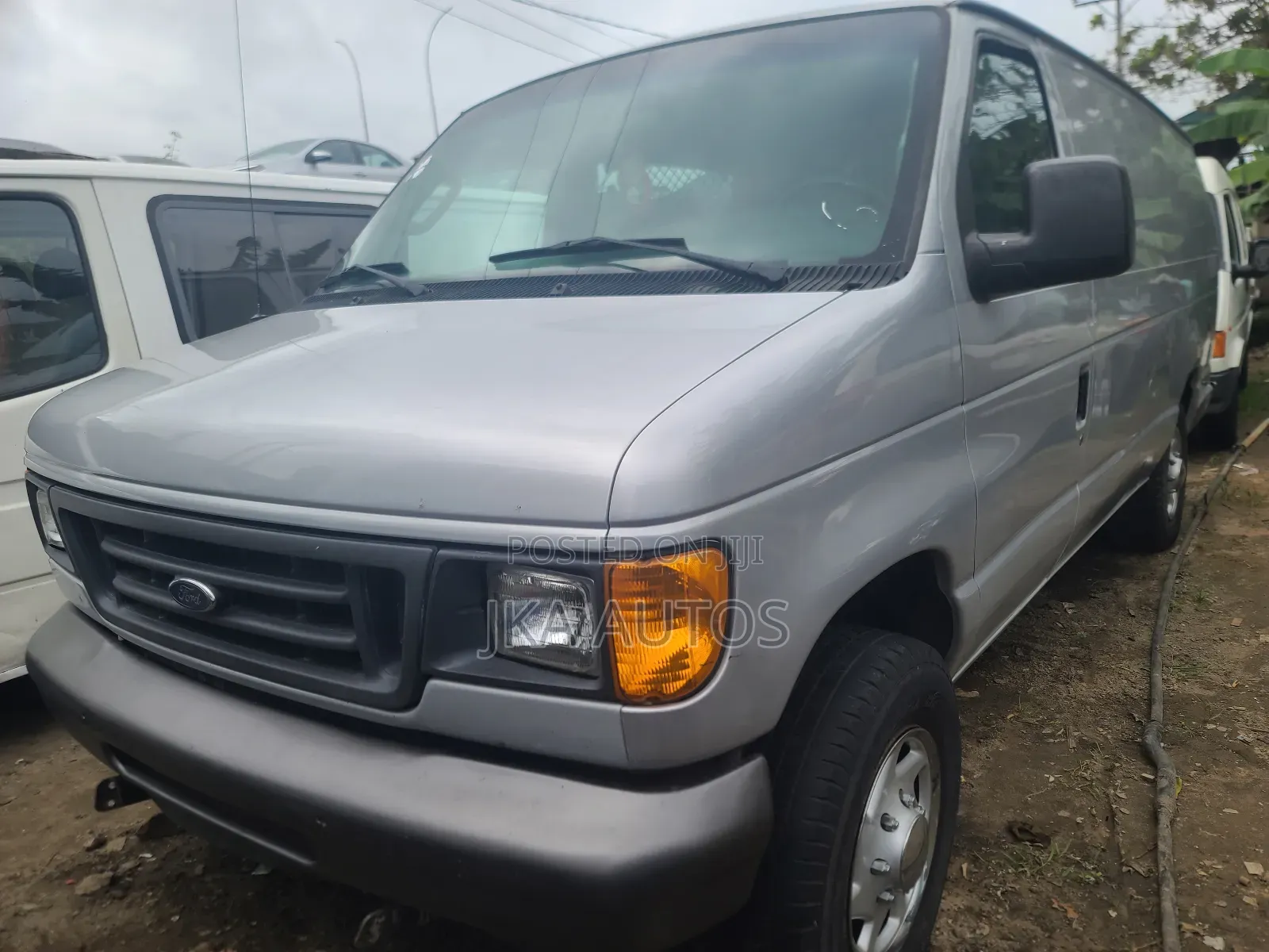 Ford E250 2006 Grey