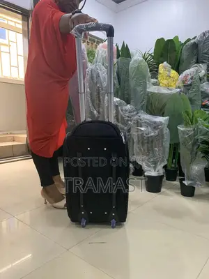 Black Duffle Bag With Trolley