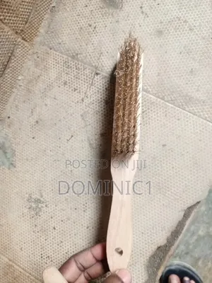 Hand Iron Brush Gold