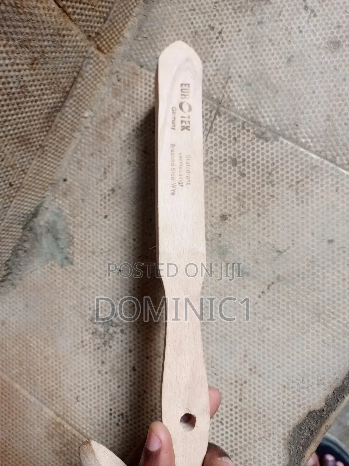 Hand Iron Brush Gold