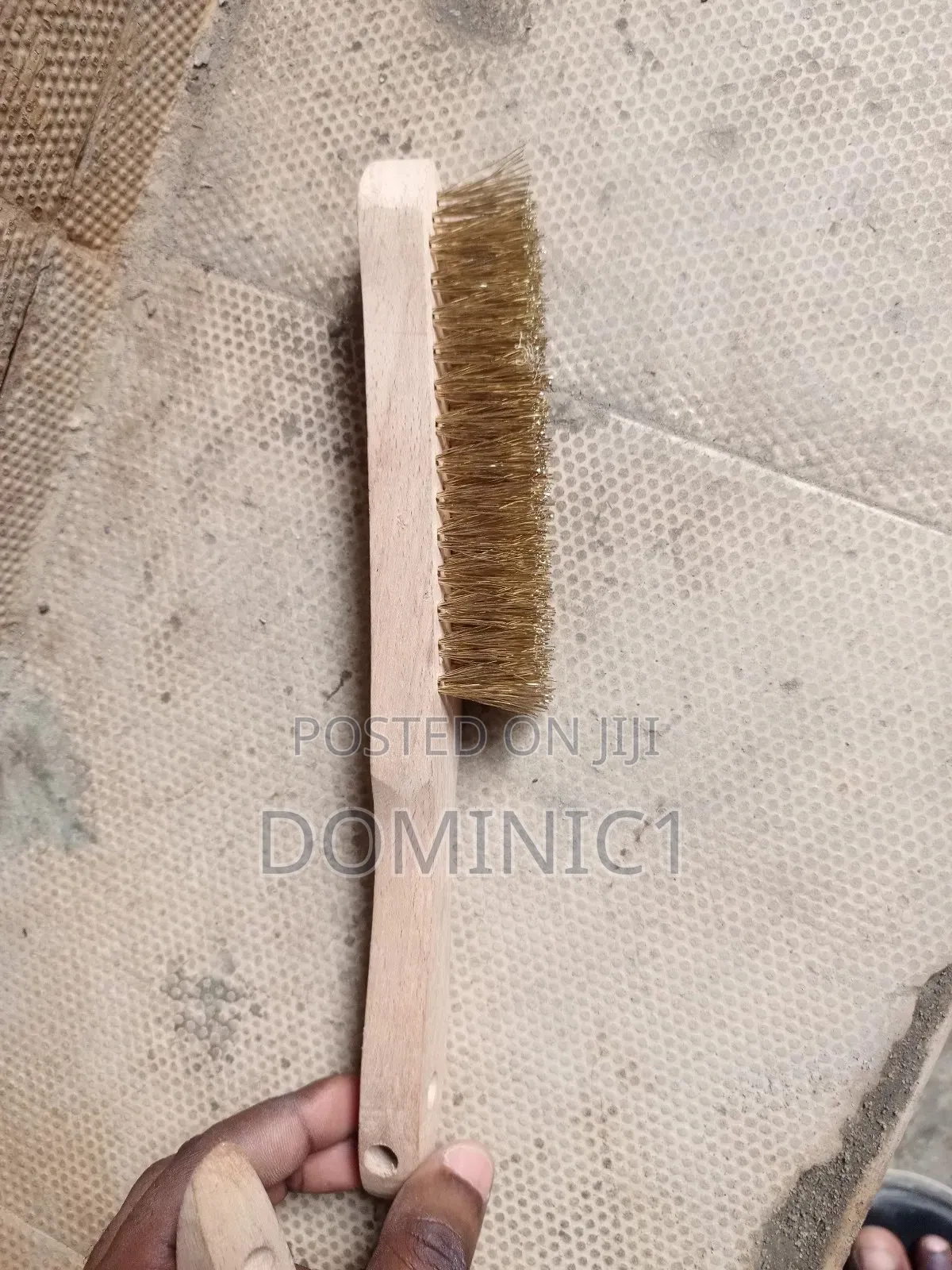 Hand Iron Brush Gold