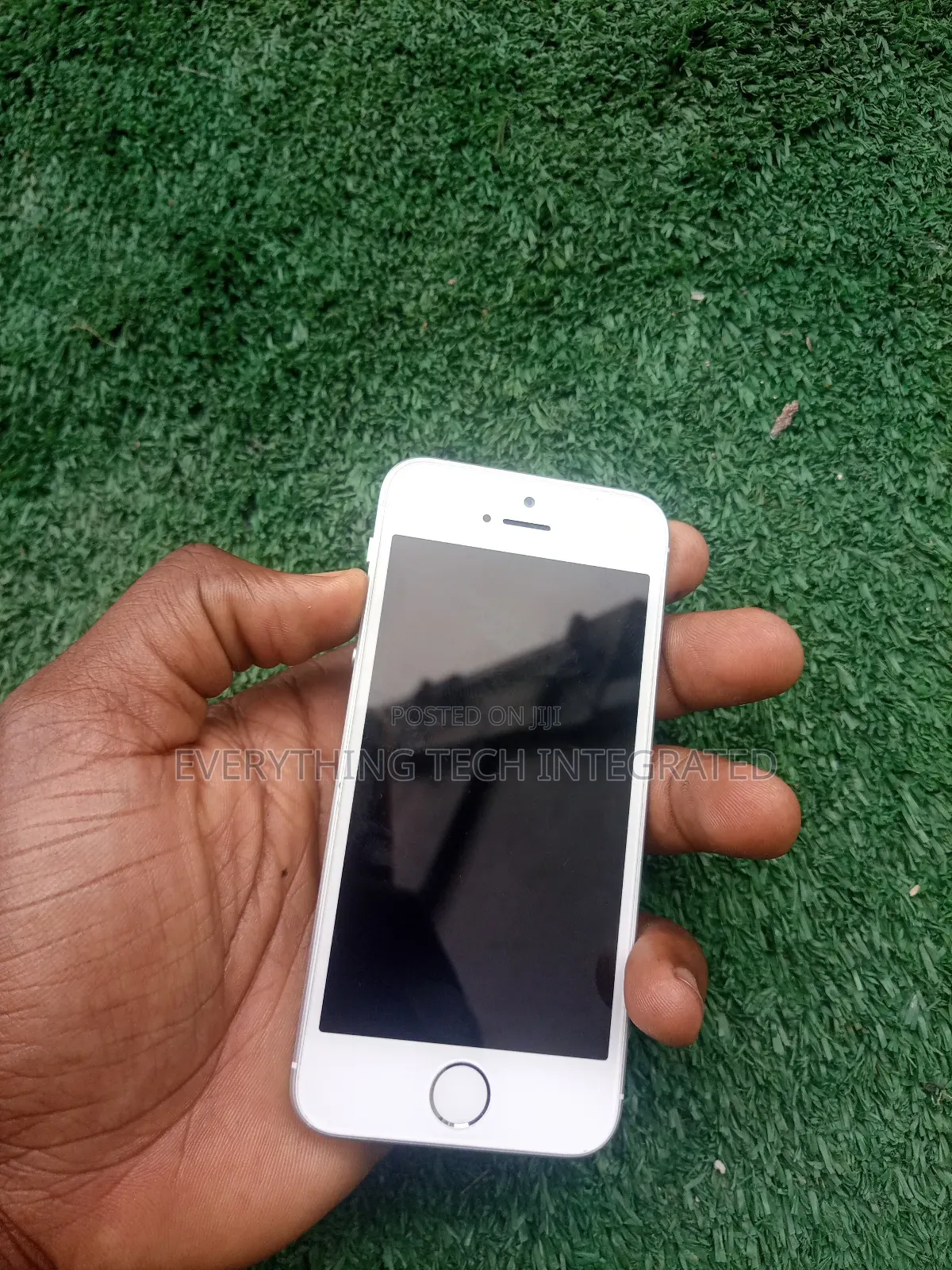 Apple iPhone SE 16 GB Silver