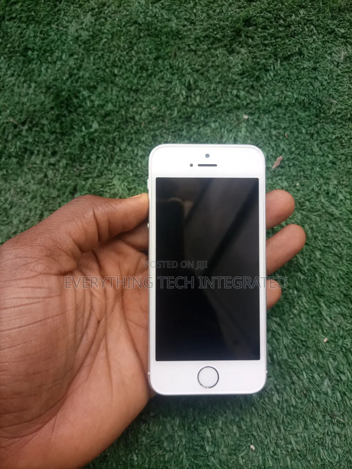 Apple iPhone SE 16 GB Silver