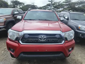 Toyota Tacoma 2014 Red
