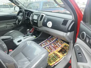 Toyota Tacoma 2014 Red