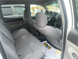 Toyota Tacoma 2015 White
