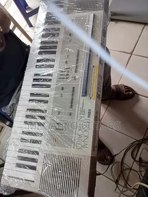 Professional Yamaha Piano DGX-230