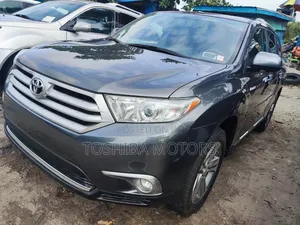 Toyota Highlander Limited 3.5l 4WD 2013 Gray