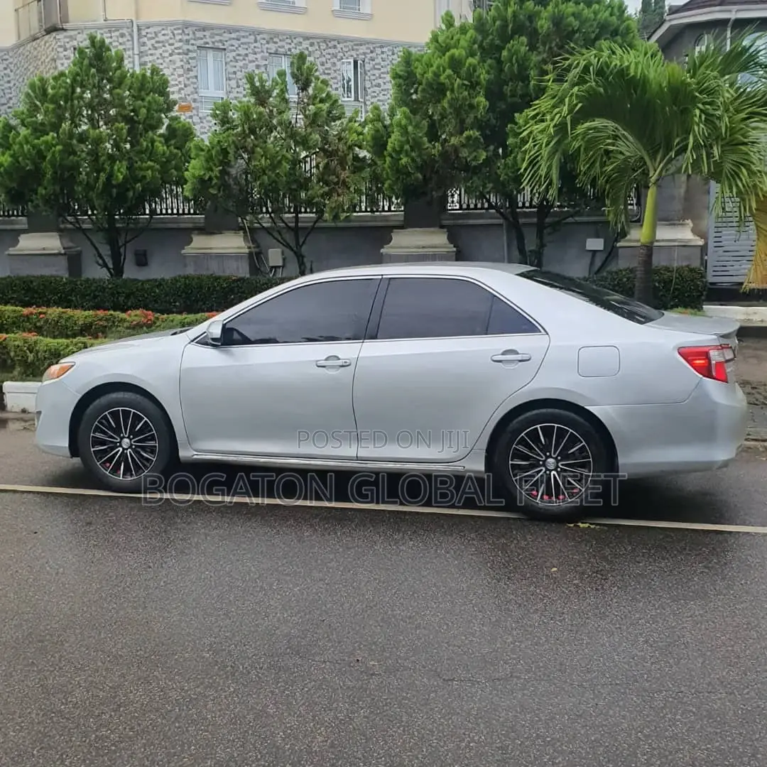 Toyota Camry (Silver) for Rent