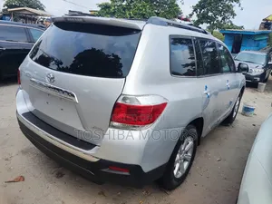 Toyota Highlander Limited 3.5l 4WD 2013 Silver