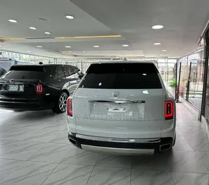 Rolls-Royce Cullinan Base 2021 White