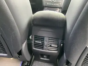 Infiniti Q30 2016 Blue