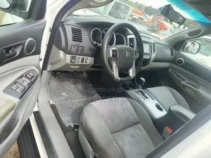 Toyota Tacoma 2015 White