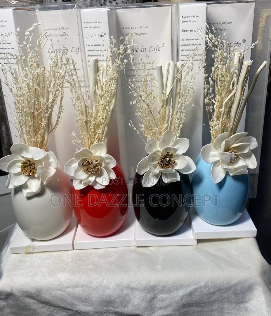 Diffuser With Flower Reed