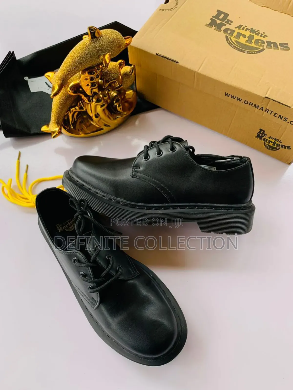 DR MARTENS Luxury Shoe