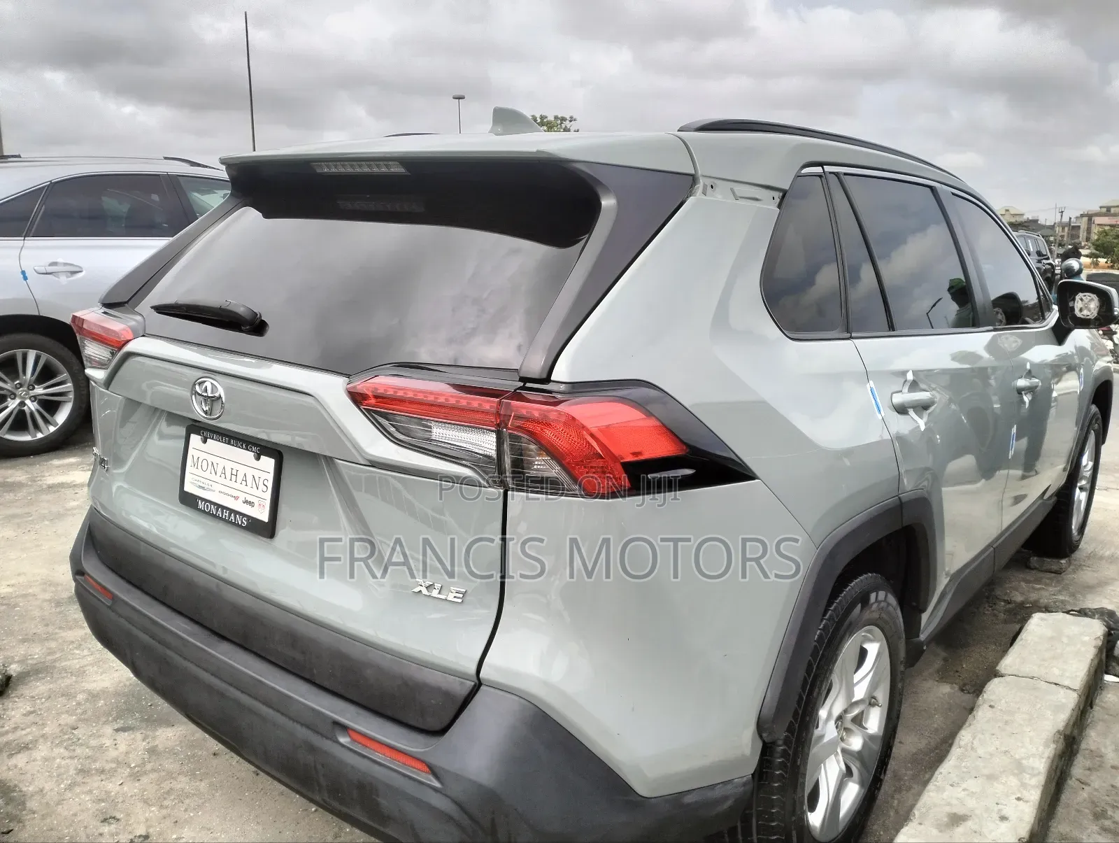 Toyota RAV4 XLE AWD 2020 Gray