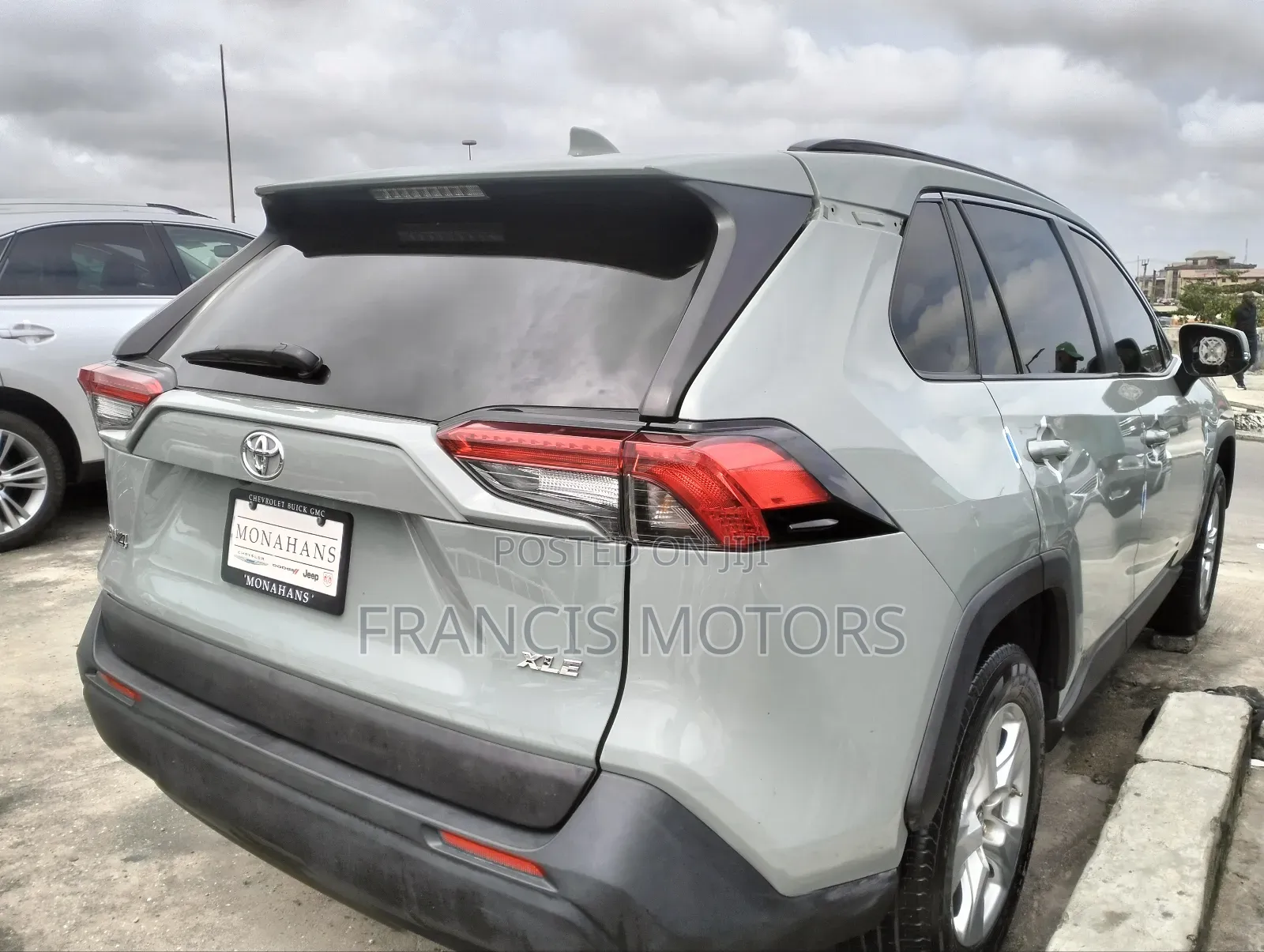 Toyota RAV4 XLE AWD 2020 Gray