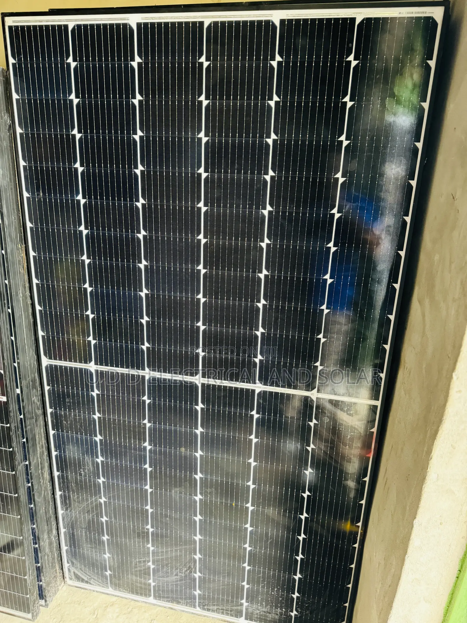 Canadian Solar 530watts 132cell Half Cut Solar Very Strong