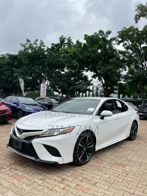 Toyota Camry XSE FWD (2.5L 4cyl 8AM) 2018 White