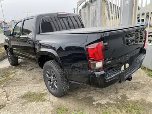 Toyota Tacoma Limited Double Cab 5' Bed V6 AT 2023 Black
