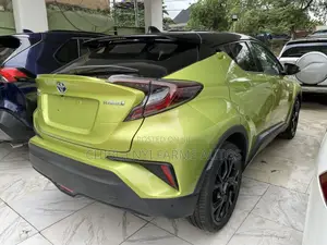 Toyota C-HR 2021 Green