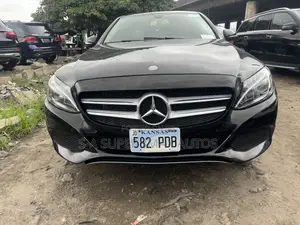Mercedes-Benz C300 2016 Black