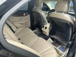 Mercedes-Benz C300 2016 Black