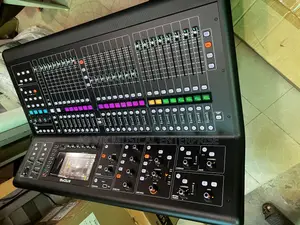 Digital Console for Live and Studio With 40 Input Channels32