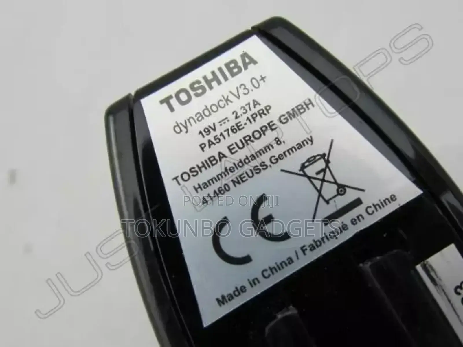 Toshiba Dynadock V3.0 + Docking Station Port Replicator HW